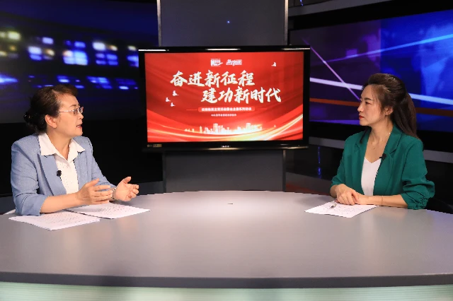 去年以来，民进云南省委会持续深化‘不忘合作初心 继续携手前进’主题教育，扎实开展‘七个一’系列活动，进一步夯实了思想基础、凝聚了政治共识。