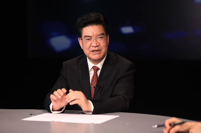 九三学社云南省委会要踔厉奋发，勠力同心，凝聚全省九三学社组织和广大社员的智慧力量，立足新发展阶段，贯彻新发展理念，构建新发展格局，推动高质量发展。